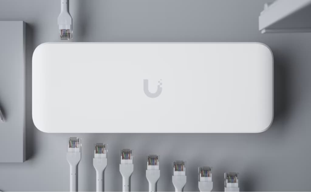UBNT UniFi Switch ultra 210W - USW-Ultra-210W 8 Port PoE+ Yönetilebilir Switch